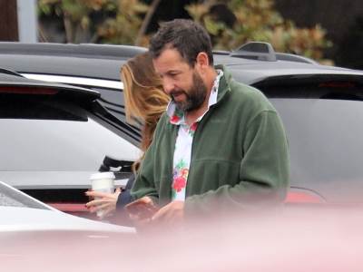 adam sandler u zenskim cizmama   adam sandler u zenskim cizmama