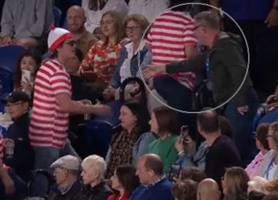  Izbačeni navijači na Novakovom meču 