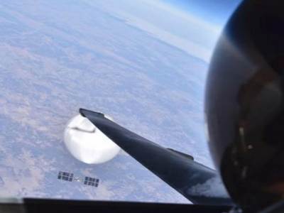  pilot americkog aviona opalio selfi sa kineskim balonom  