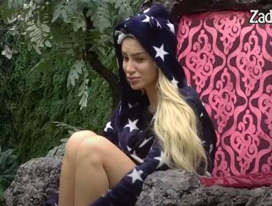  Aleksandra Nikolić napušta Srbiju  