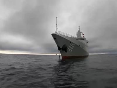  Kina gradi misteriozni ratni brod 