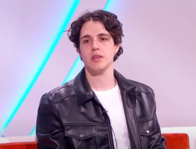  luke black jako emotivan u emiiji 