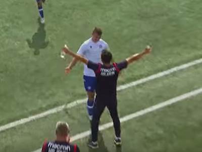  zagrljaj trener fudbaler.jpg 