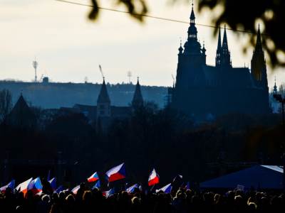  iljade ljudi okupilo se u centru Praga i protestuje protiv češke vlade  