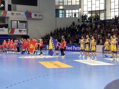  Crnogorski navijači velikim aplauzom i pjesmom pozdravili navijače Bosne 