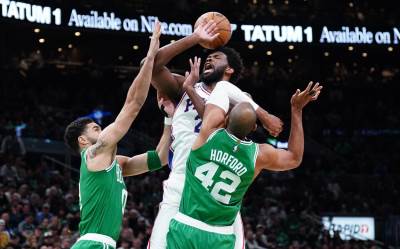  Džoel Embid, Al Horford, Džejson Tejtum 