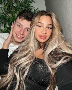 Žena fudbalera Anela Ahmedovića promijenila vjeru   Žena fudbalera Anela Ahmedovića promijenila vjeru