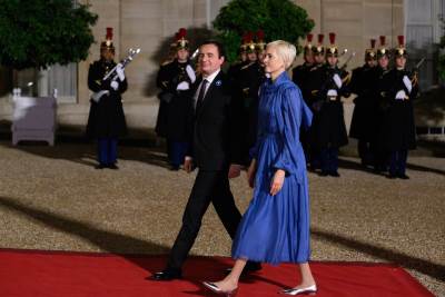  Ko je supruga Aljbina Kurtija 