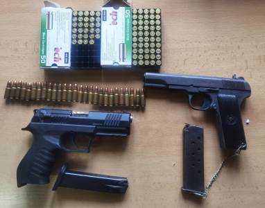  Policija u Šavniku pduzela oružje 