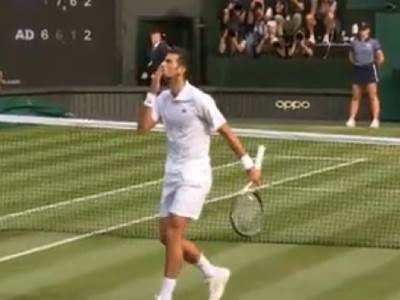  NOVAK ĐOKOVIĆ SE VRATIO - IGRA I RATUJE SA PUBLIKOM: Stigao do prednost, pa ih iznervirao ironičnim potezom! (VIDEO) 