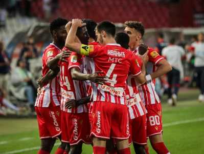  Četvorica mladih fudbalera kupili karte za Zvezdine mečeve 