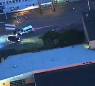  Nevjerovatan snimak vozača koji bježi policiji 