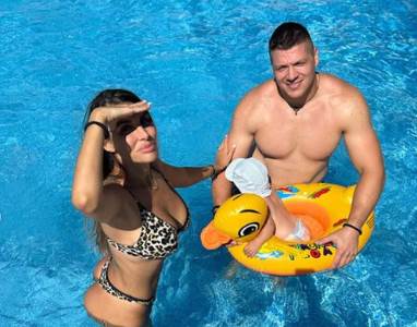  Žena Slobe Radanovića oduševila pratioce fotkom u bikiniju 