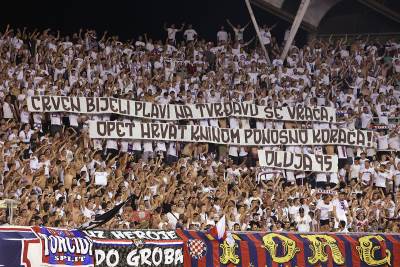  Skandalozan transparent Hajduka iz Splita na meču protiv PAOK-a  