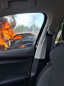 Na putu Podgorica - Danilovgrad potpuno je izgorio automobil 
