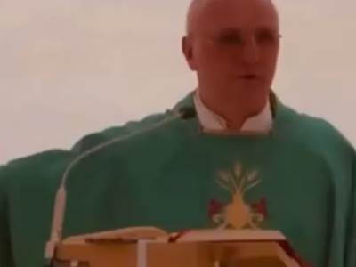  Sveštenik u Bosni održao skandalozan govor 