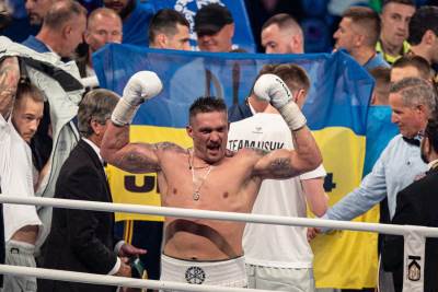  Ukrajinski bokser postao apsoltni svjetski šampion, protvnik završio u bolnici 