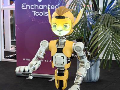  Preslatki robot Mirokai koji će pomagati u bolnicama 