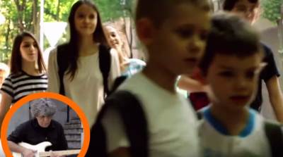  Fenomenalno: Klinci i Koja pevaju! (VIDEO) 