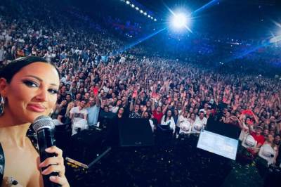  Prijovićka objavila selfi tokom koncerta uz opis "Selfi mog života" 