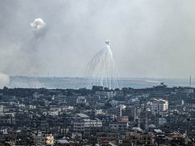 Bijeli oblačići iznad Gaze    Bijeli oblačići iznad Gaze