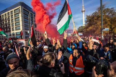  U Njemačkoj protesti prešli crvenu liniju  