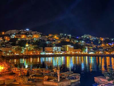 Prekinuta sjednica u Ulcinju jer je bacen suzavac   Prekinuta sjednica u Ulcinju jer je bacen suzavac