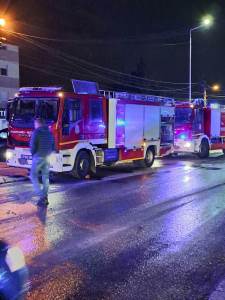  Povrijeđeno više osoba u požaru u Surčinu 