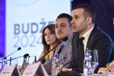 Naplata PDV i akcize u martu pali za 14 odsto   Naplata PDV i akcize u martu pali za 14 odsto