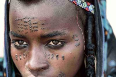  Tinejdzeri iz brazilskog plemena postali zavisni od interneta 