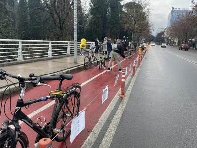  Održan mini protest zbog uklanjanja biciklističkih staza 