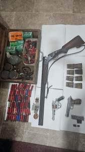  U Ulcinju ponađeno više komada oružja i municije, krivična prijava protiv jedne osobe 