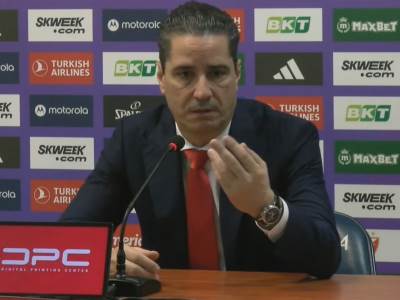  Janis Sferopulos odgovarao je na pitanja medija posle pobede protiv Valensije 