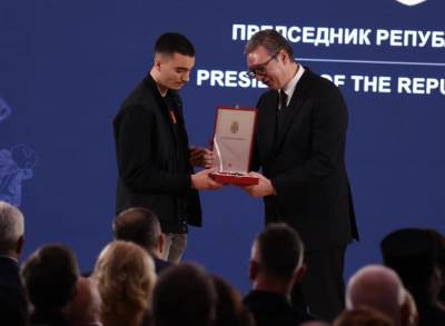  Vučić uručio orden sinu Dejana Milojevića 