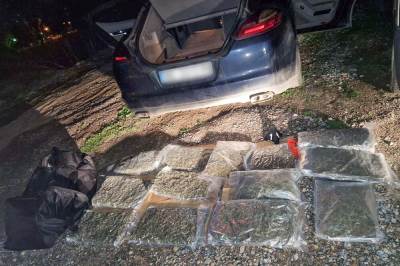  U komšiluku pronađeno 40 tona marihuane 