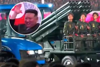  Kim Džong Un sprema traktore za rat 