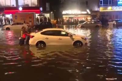  Apokalipticne scene iz Turske, poplave napravile jezivi haos 