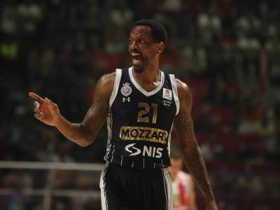  Naneli udario Lazarevica 