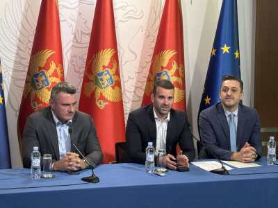  Vlada pozajmila 942 miliona, za otplatu duga dala pola milijarde 