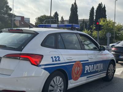 Na putu Podgorica - Cetinje povrijeđena jedna osoba   Na putu Podgorica - Cetinje povrijeđena jedna osoba