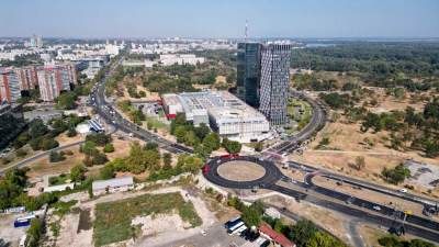  Vozači ovdje prave najveću grešku! Kružni tok svima zadaje glavobolju, evo kog pravila treba da se p 