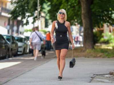 Jovana Jeremić dobila žuto zlato i dijamante: Ovako izgleda prsten kojim ju je Dragan zaprosio   Jovana Jeremić dobila žuto zlato i dijamante: Ovako izgleda prsten kojim ju je Dragan zaprosio