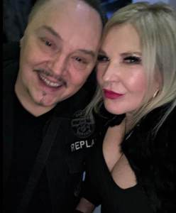  KNEZ SE NE ODVAJA OD SVOJE VJERENICE 