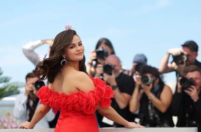  Trampov političar hitno traži da se Selena Gomez deportuje iz Amerike 