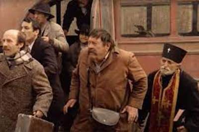  Popa iz Ko to tamo peva žena mrtvog pijanog iznela iz kafane 