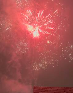  Kiša nije zaustavila Baston: Tradicionalni božićni vatromet u punom sjaju 