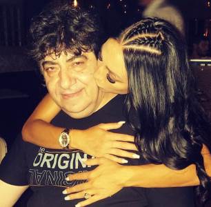  "Nisam pričao sa sinom, povrijedio sam ga": Poznati kompozitor se oženio 30 godina mlađom, a bio u b 