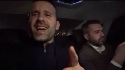  Spajić zapjevao u automobilu 