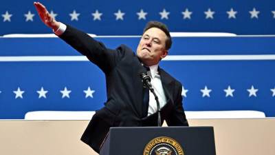  Ilon Mask izveo nacistički pozdrav? 