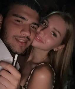  Lara Čolić sa dečkom 